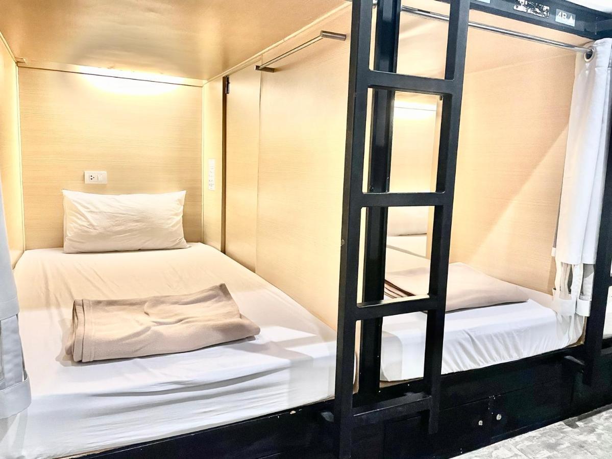 Ora Hostel Бангкок Экстерьер фото