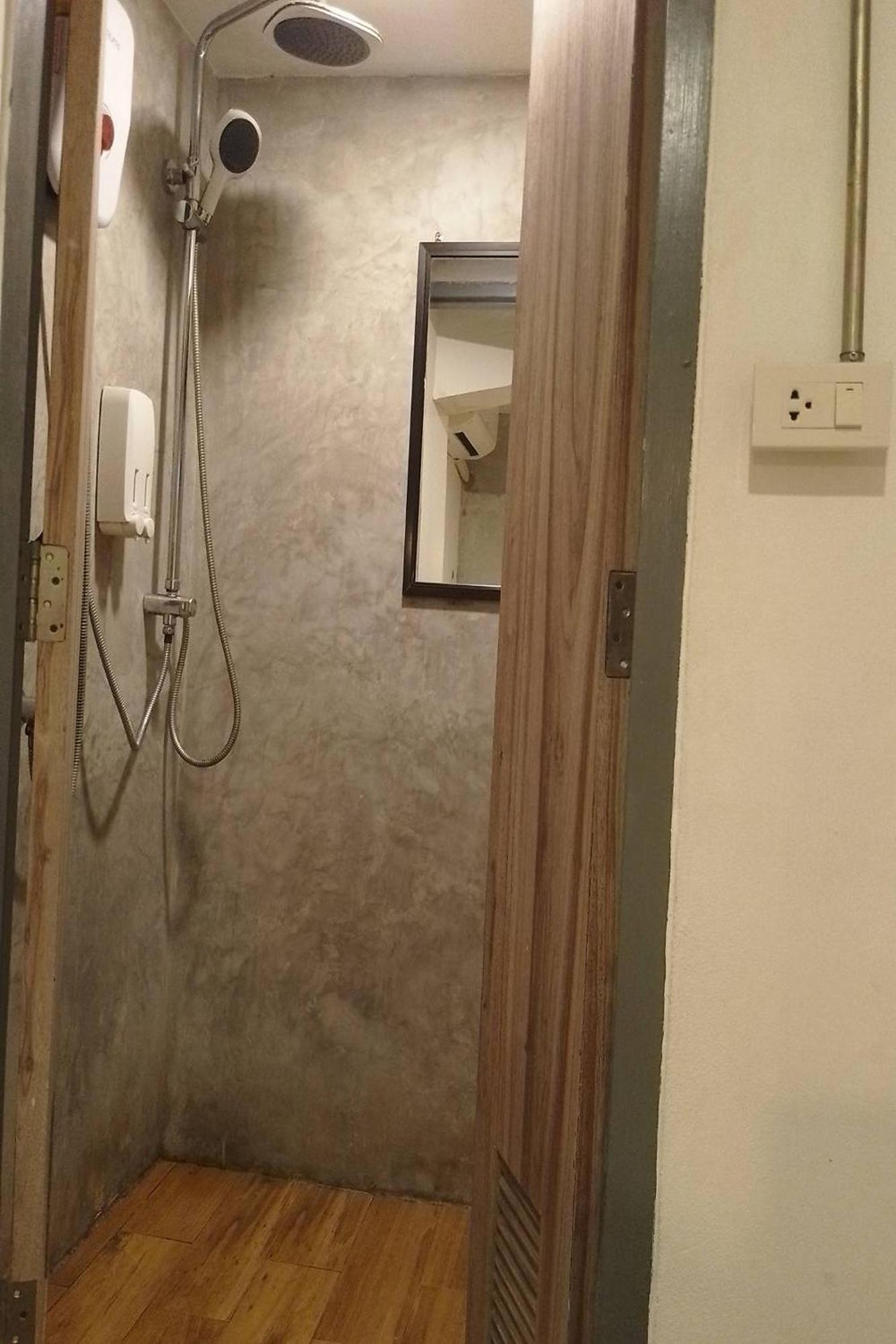 Ora Hostel Бангкок Экстерьер фото