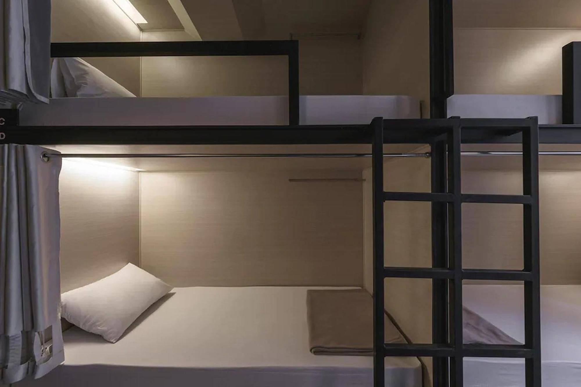 Ora Hostel Бангкок Экстерьер фото